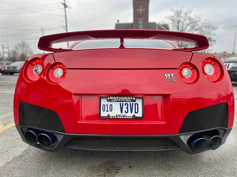 Nissan GT-R  2010