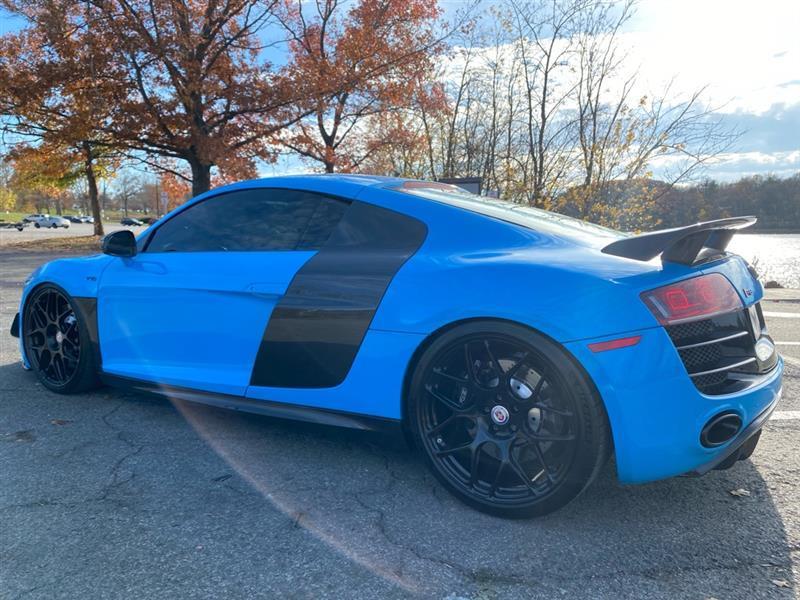 Audi R8  2012