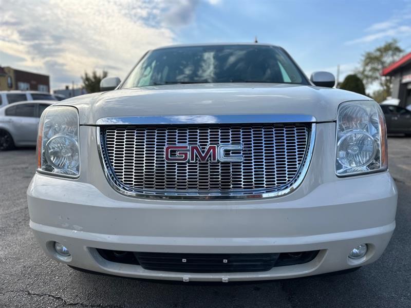 GMC Yukon XL  2011
