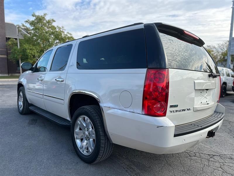 GMC Yukon XL  2011