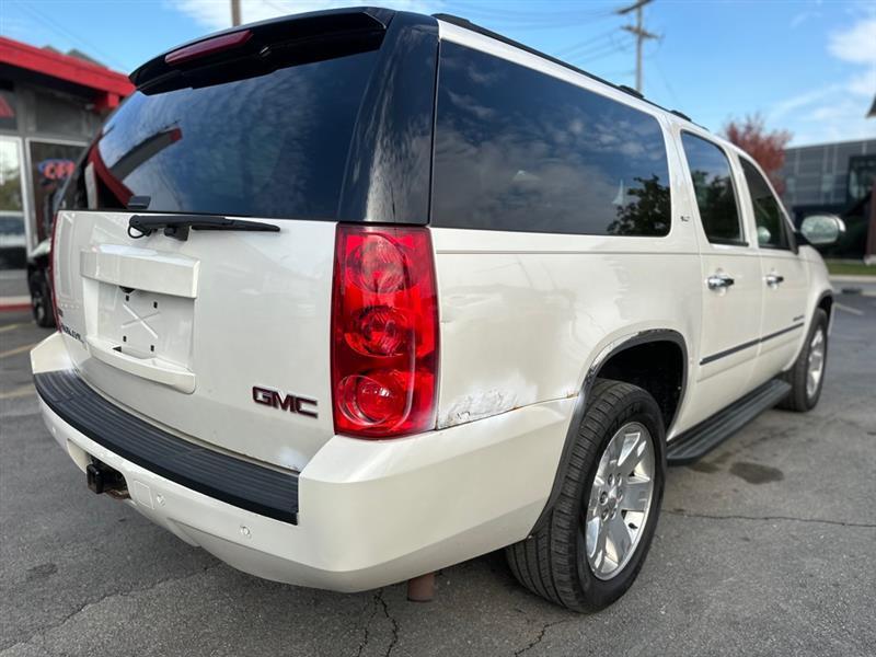 GMC Yukon XL  2011
