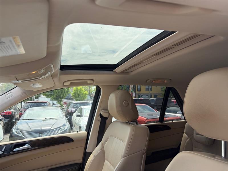 Mercedes-Benz GLE-Class  2016