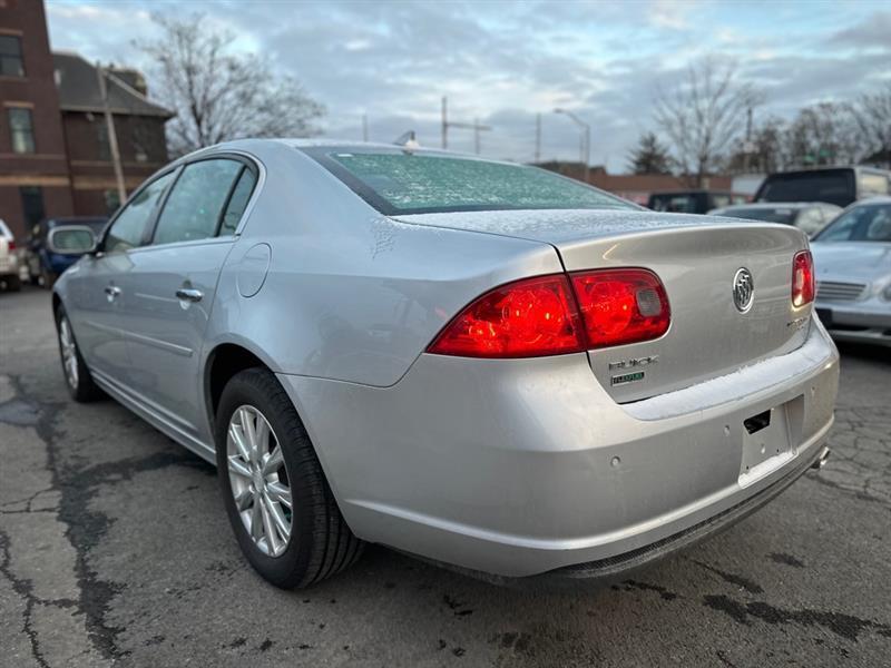 Buick Lucerne  2011