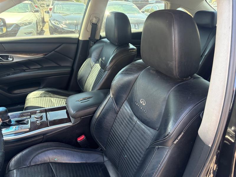 Infiniti M  2011