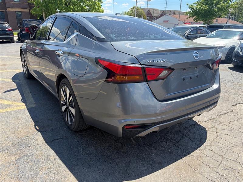 Nissan Altima  2019