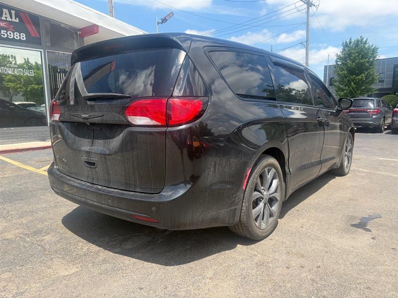 Chrysler Pacifica  2018