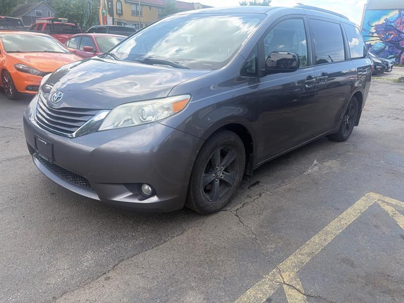 Toyota Sienna  2015