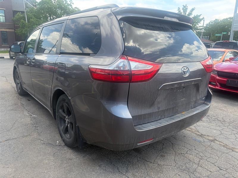 Toyota Sienna  2015