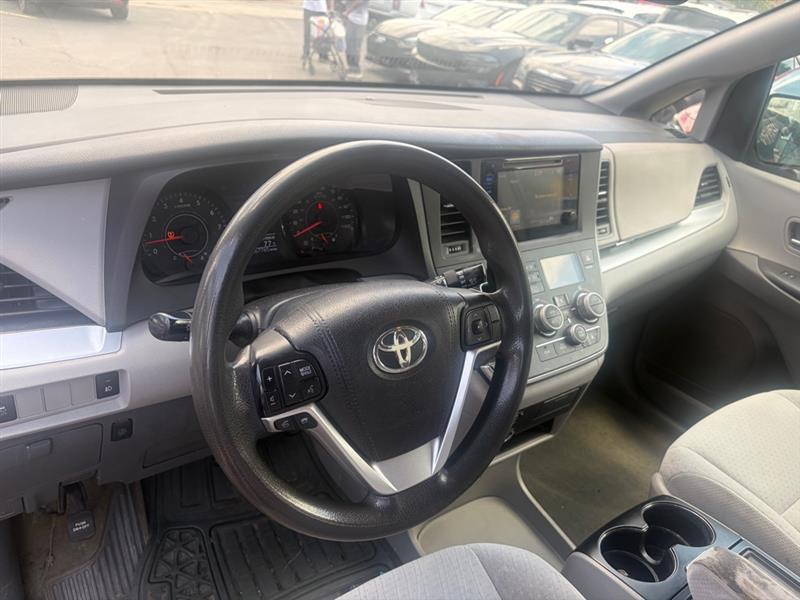 Toyota Sienna  2015