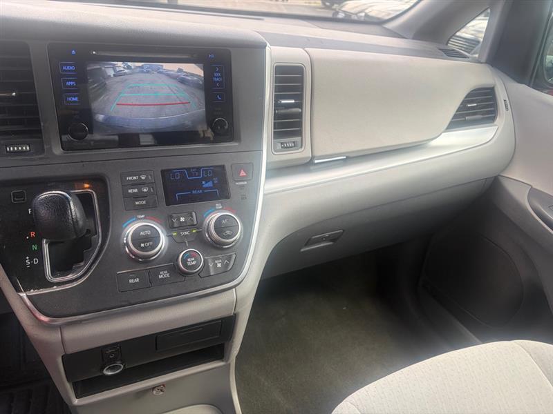 Toyota Sienna  2015