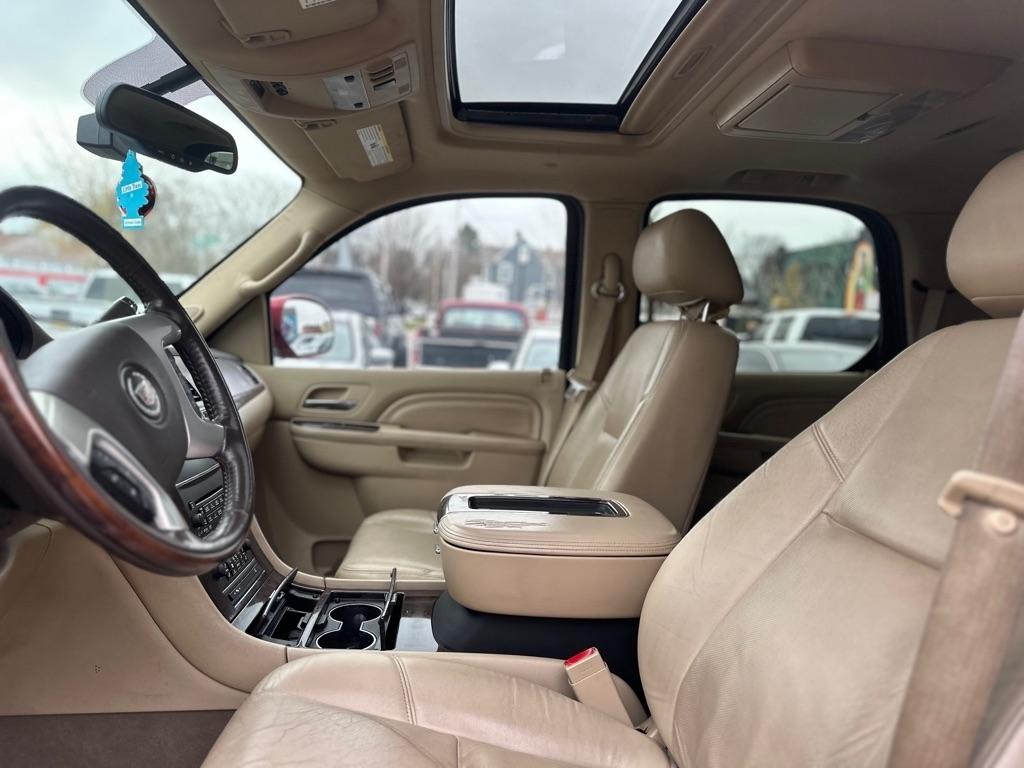 Cadillac Escalade  2012