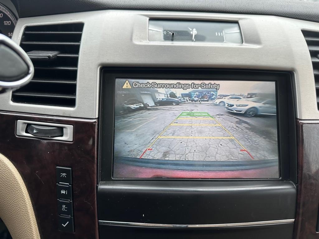 Cadillac Escalade  2012