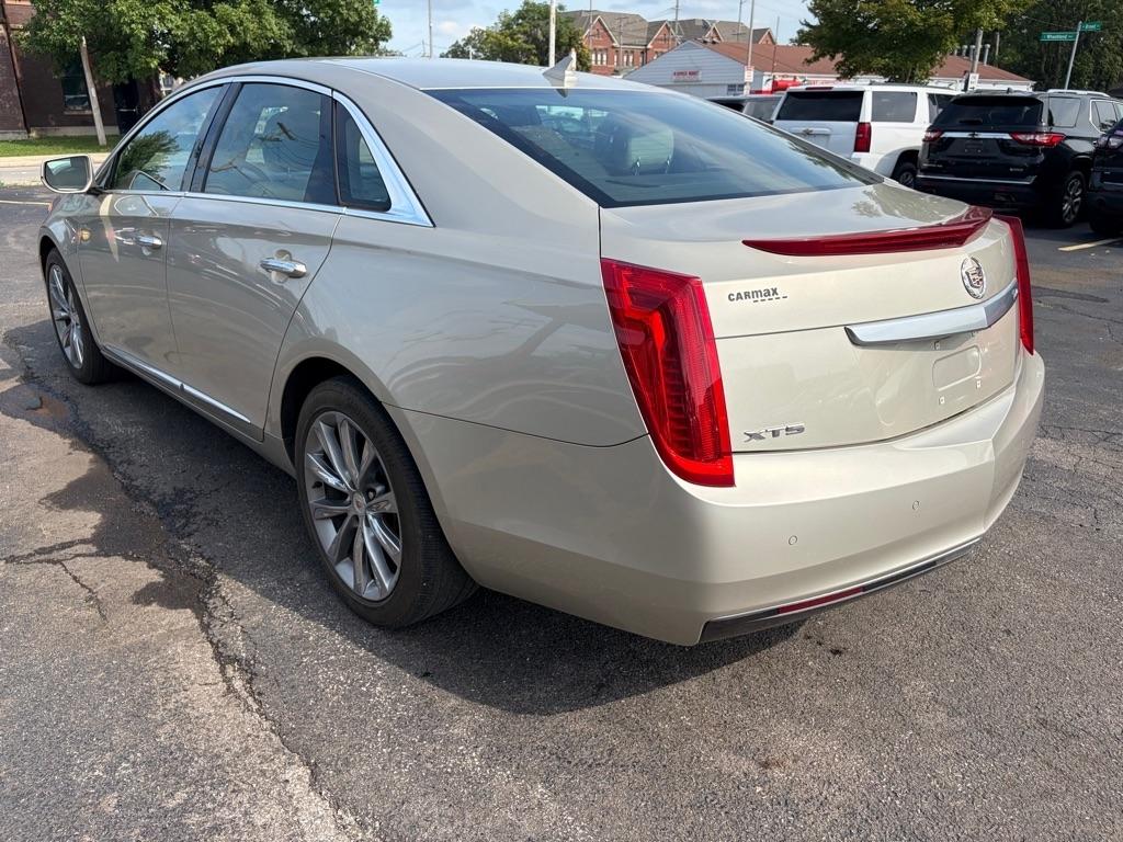 Cadillac XTS  2013