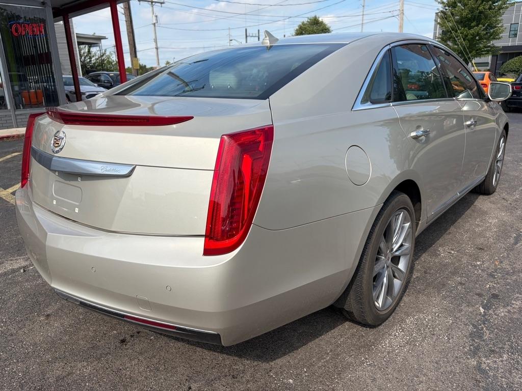 Cadillac XTS  2013