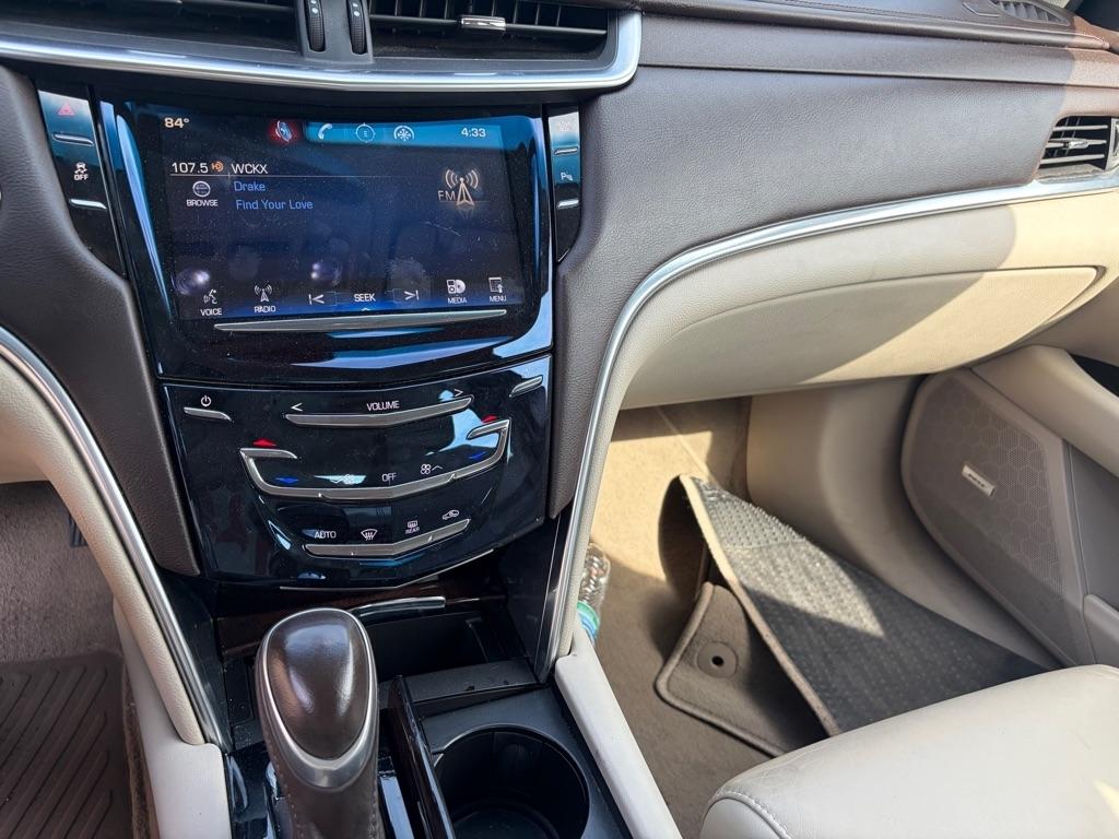 Cadillac XTS  2013