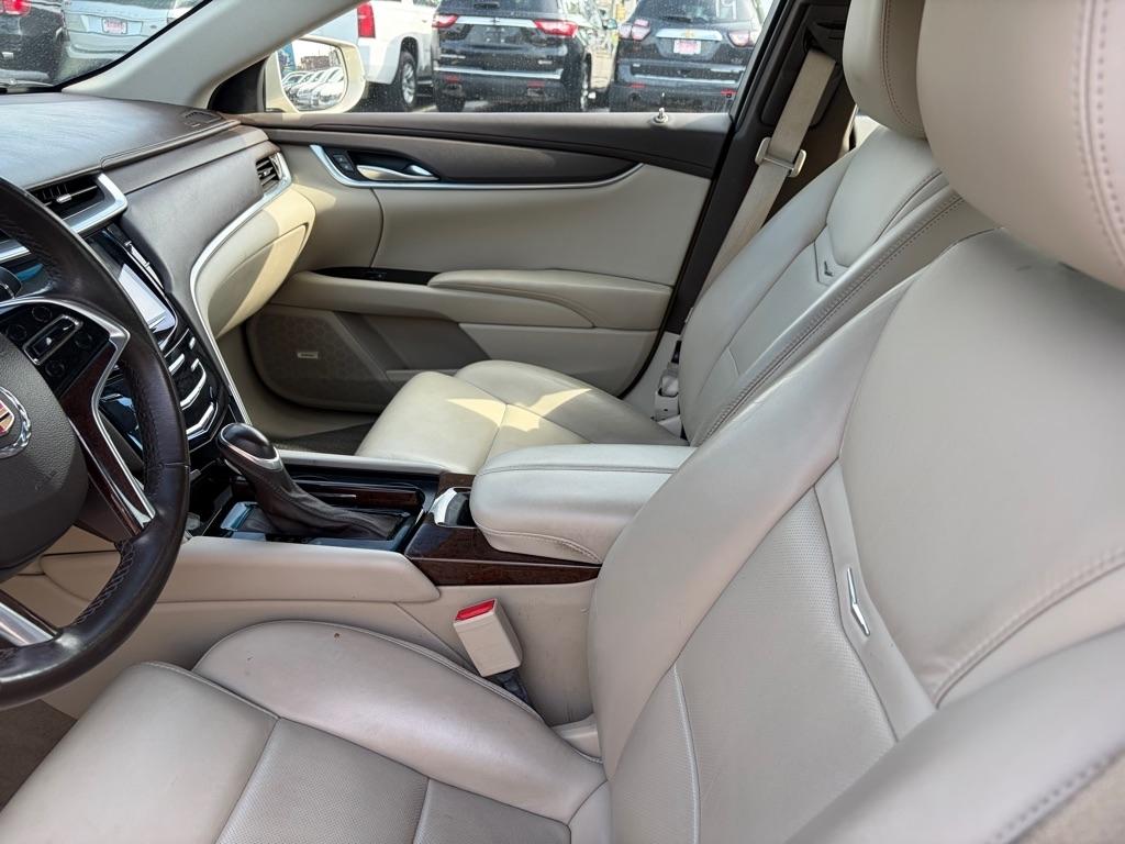 Cadillac XTS  2013