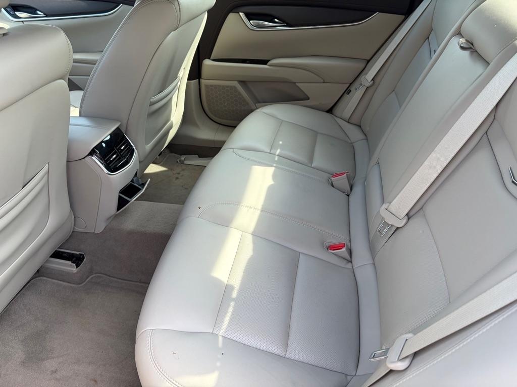 Cadillac XTS  2013