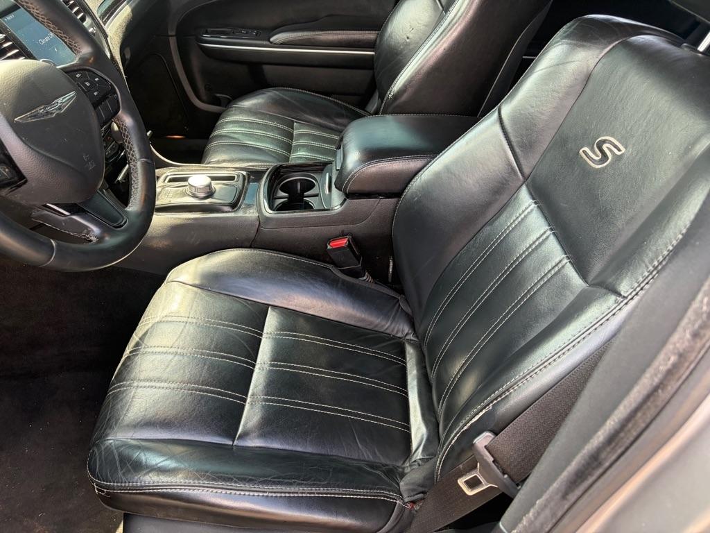 Chrysler 300  2018
