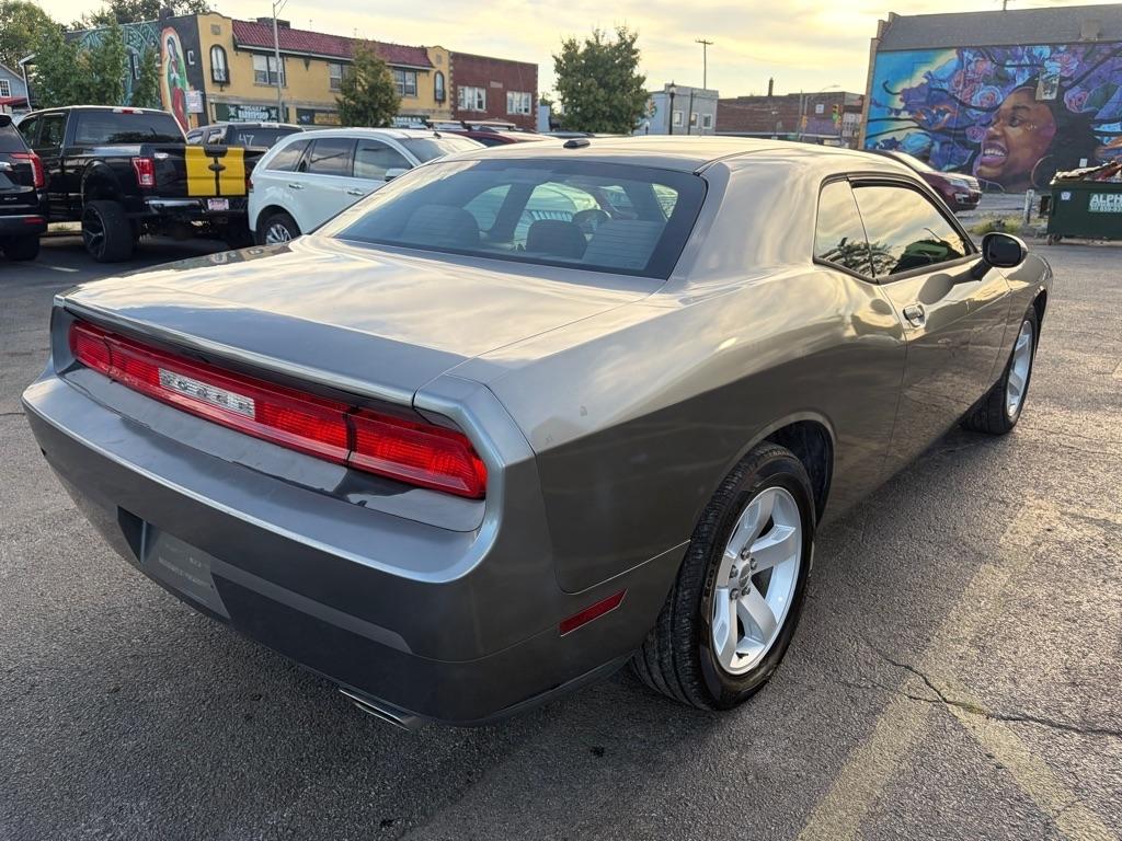 Dodge Challenger  2012