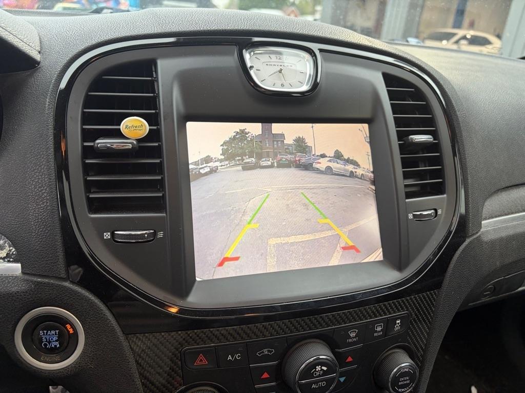 Chrysler 300  2012