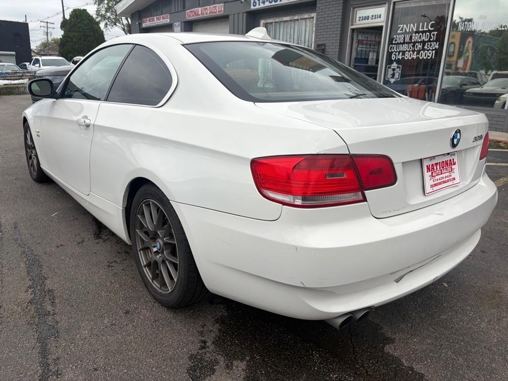 BMW 3-Series  2010