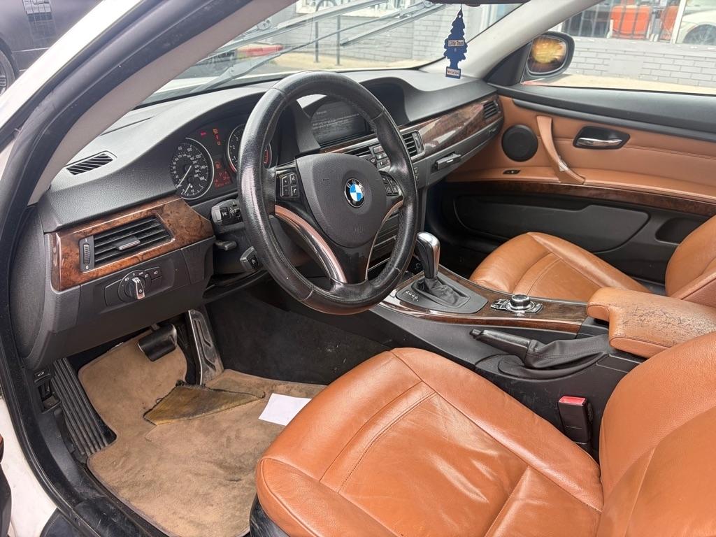 BMW 3-Series  2010