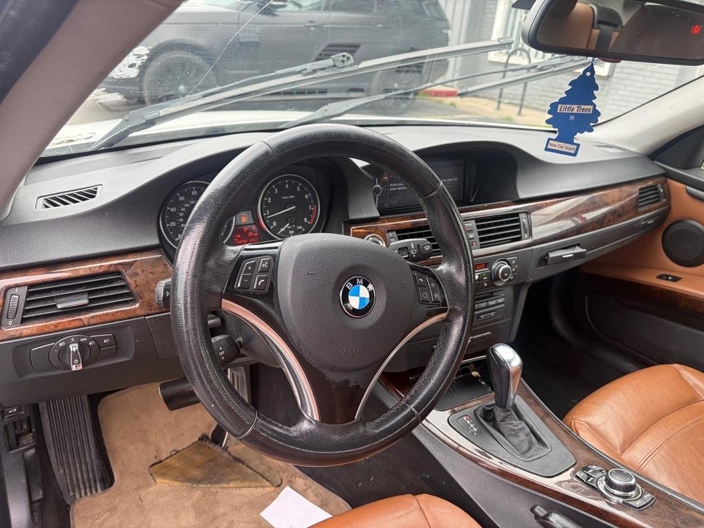 BMW 3-Series  2010