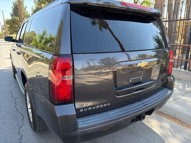 Chevrolet Suburban LT 1500 4WD 2015