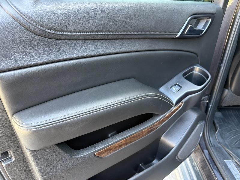 Chevrolet Suburban LT 1500 4WD 2015