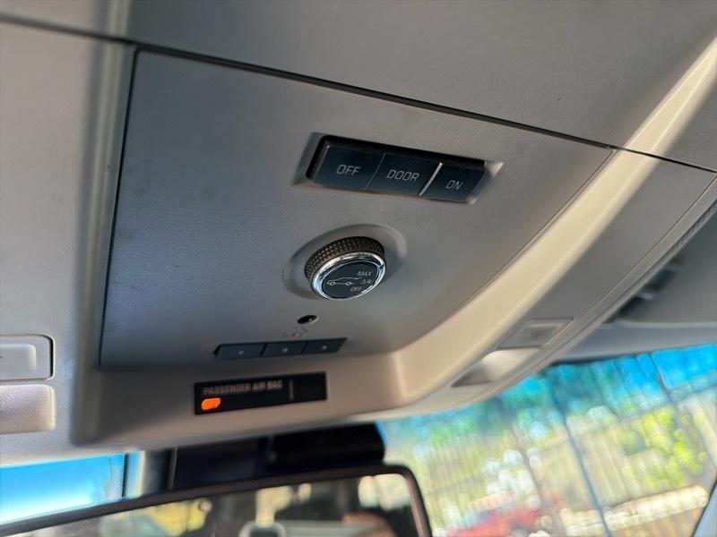 Chevrolet Suburban LT 1500 4WD 2015