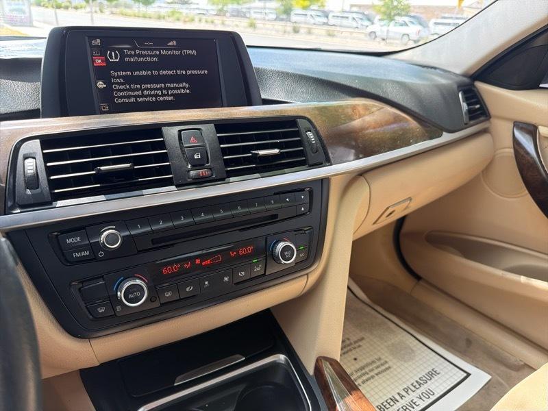 BMW 3-Series 320i Sedan 2015