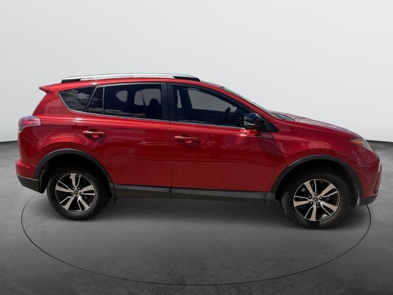Toyota RAV4 XLE FWD 2017