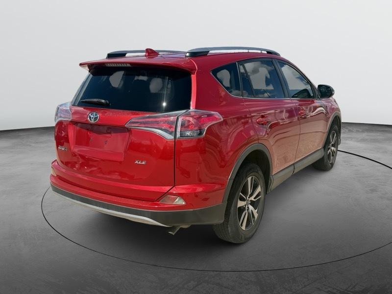 Toyota RAV4 XLE FWD 2017