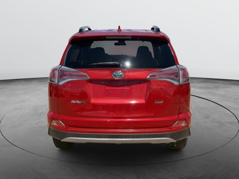 Toyota RAV4 XLE FWD 2017