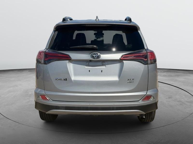 Toyota RAV4 XLE AWD 2018