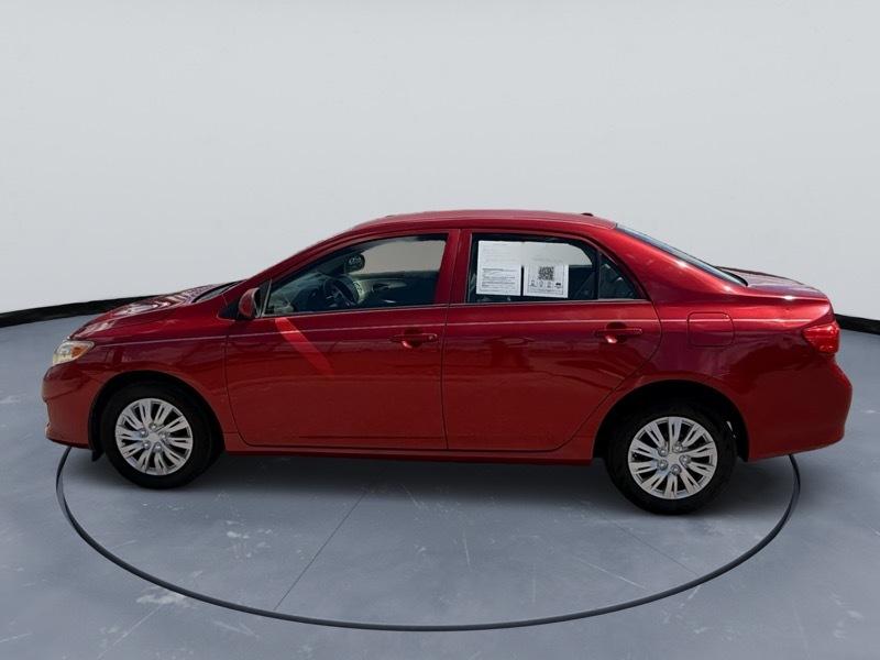 Toyota Corolla Base 5-Speed MT 2010
