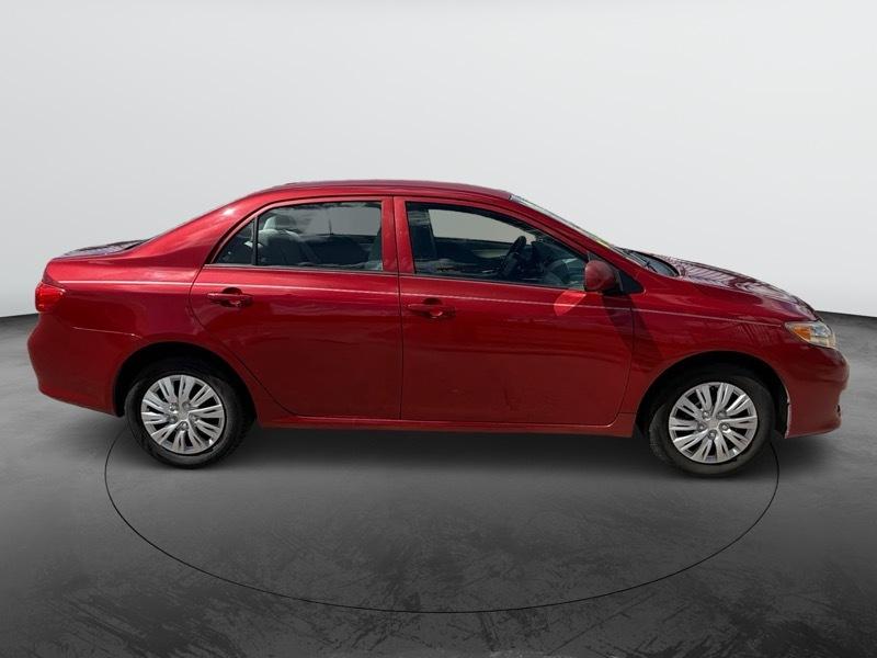 Toyota Corolla Base 5-Speed MT 2010