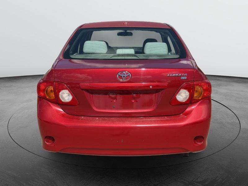 Toyota Corolla Base 5-Speed MT 2010