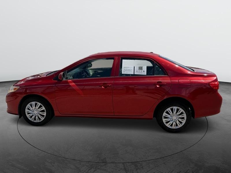 Toyota Corolla Base 5-Speed MT 2010