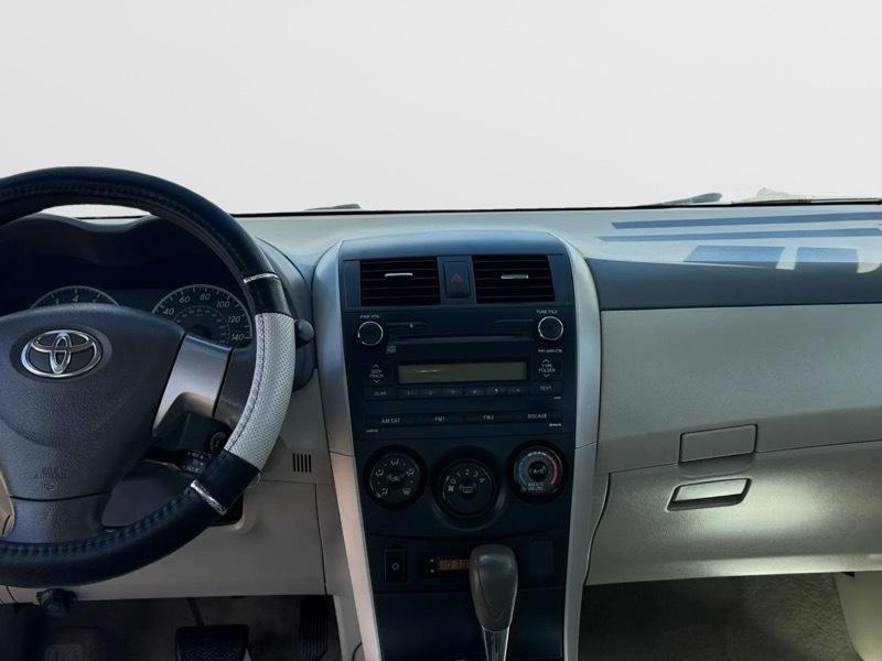 Toyota Corolla Base 5-Speed MT 2010