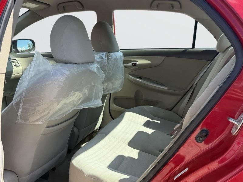Toyota Corolla Base 5-Speed MT 2010