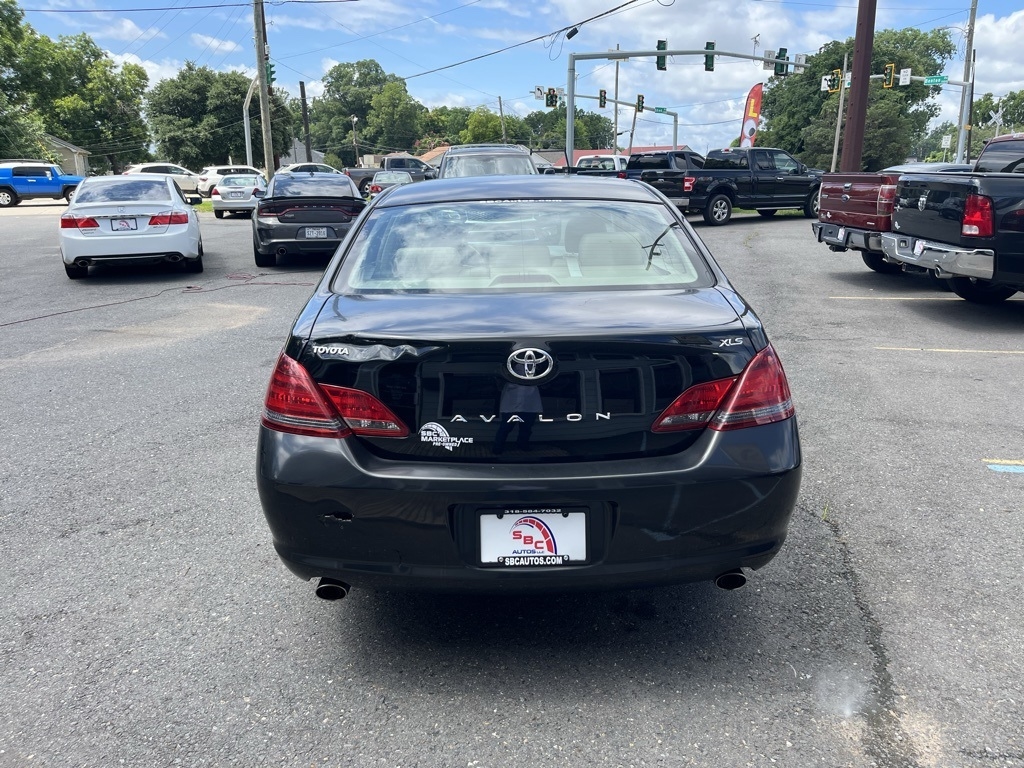 Toyota Avalon  2008