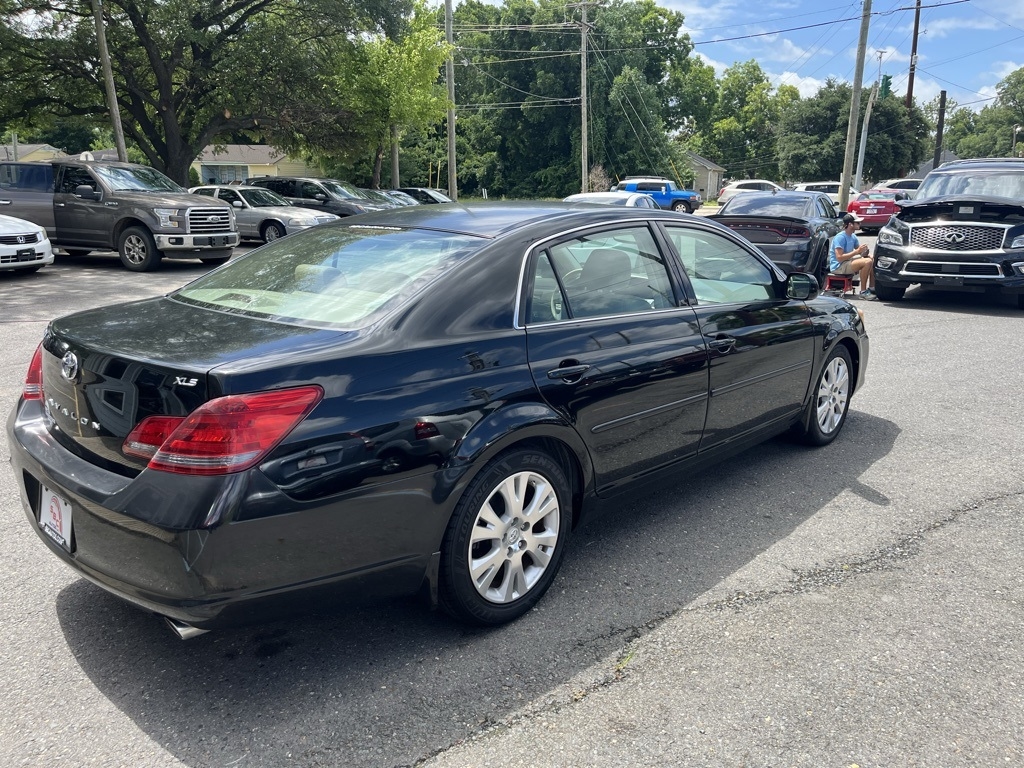 Toyota Avalon  2008