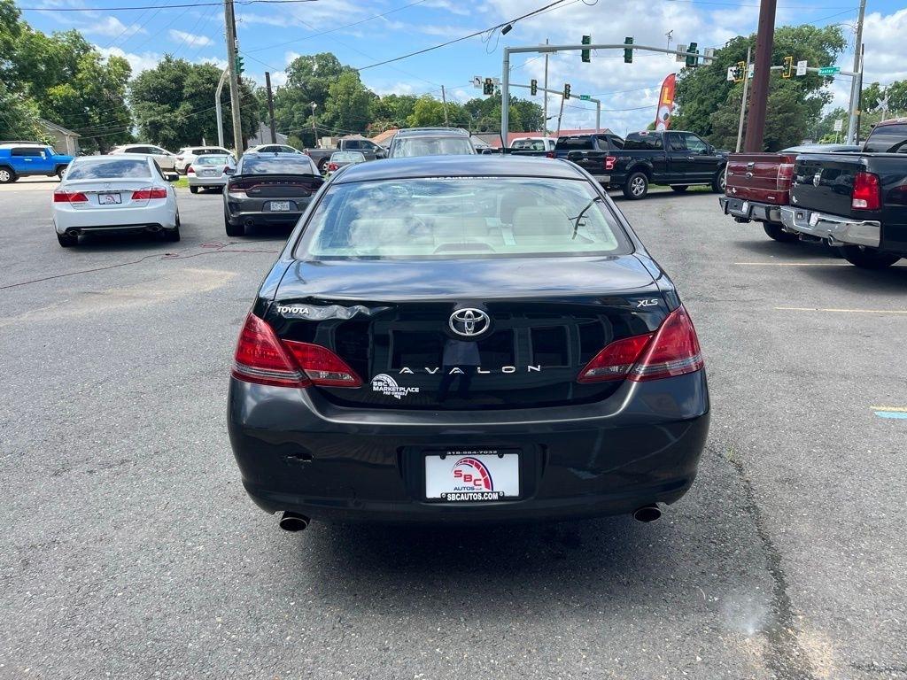 Toyota Avalon  2008