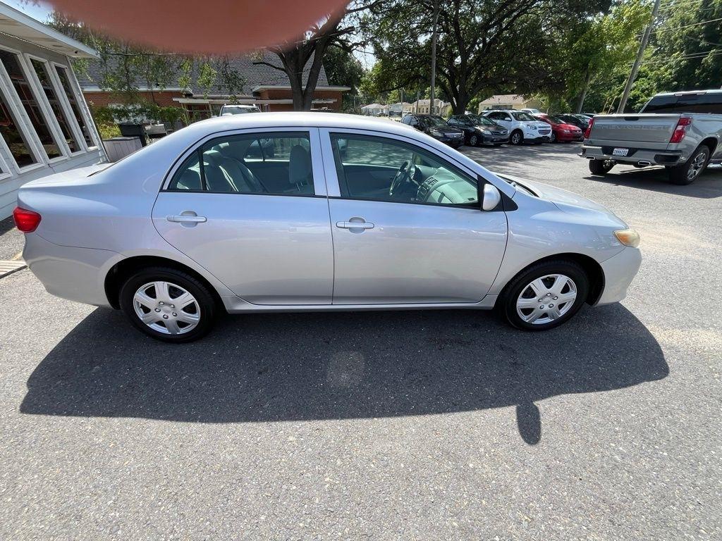 Toyota Corolla  2010