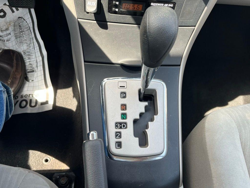 Toyota Corolla  2010