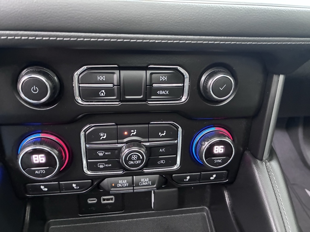 Chevrolet Tahoe  2021