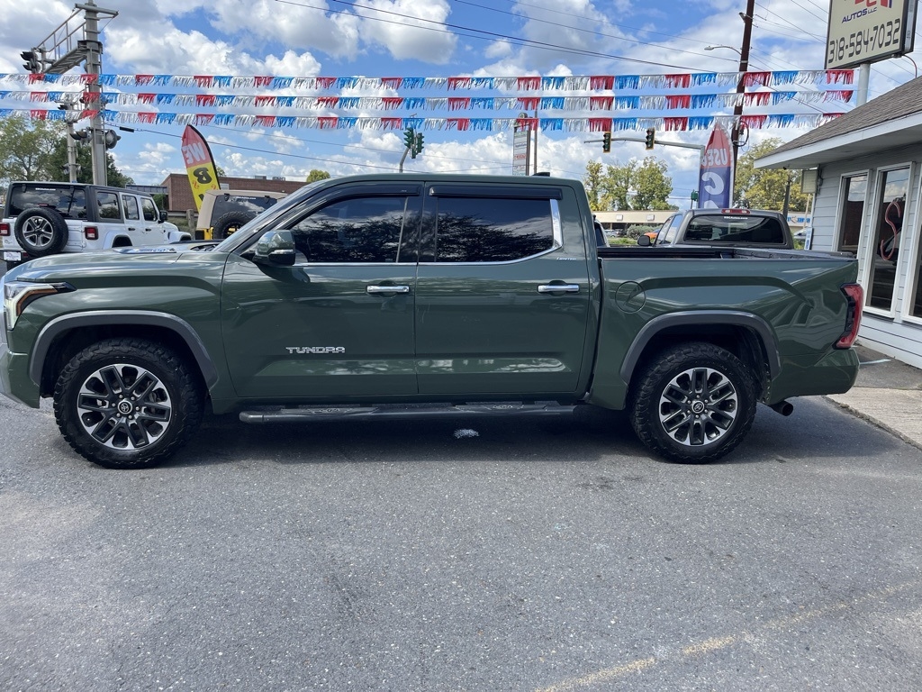 Toyota Tundra 4WD  2022