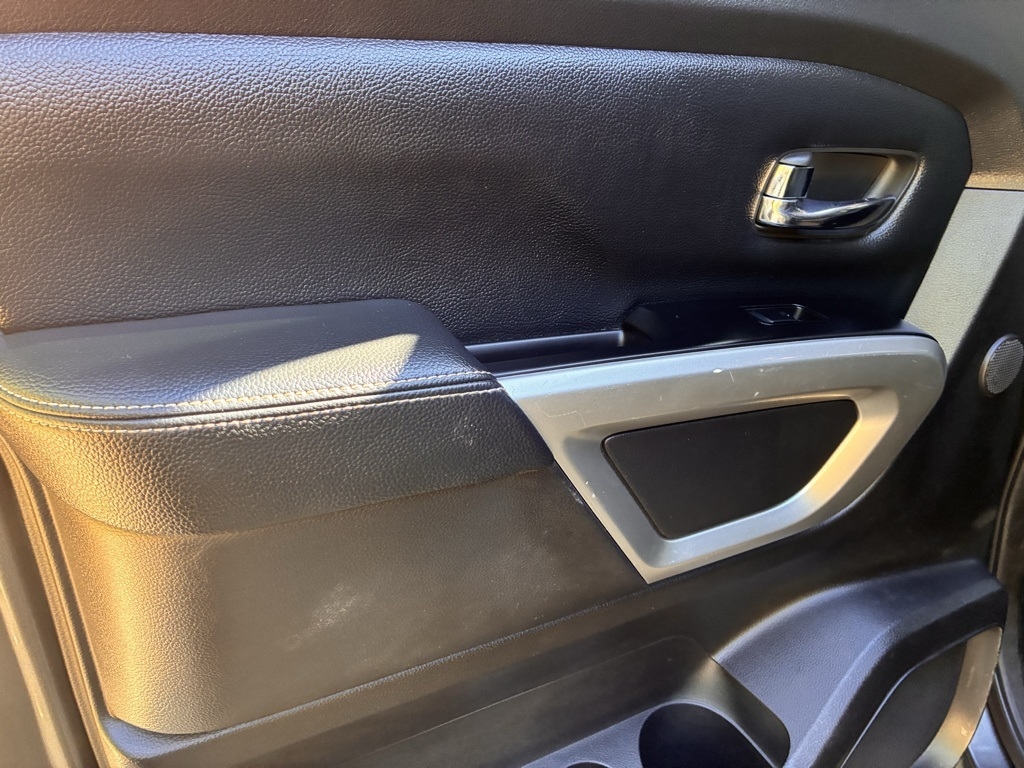 Nissan Titan XD  2018 Nissan Titan XD  2018