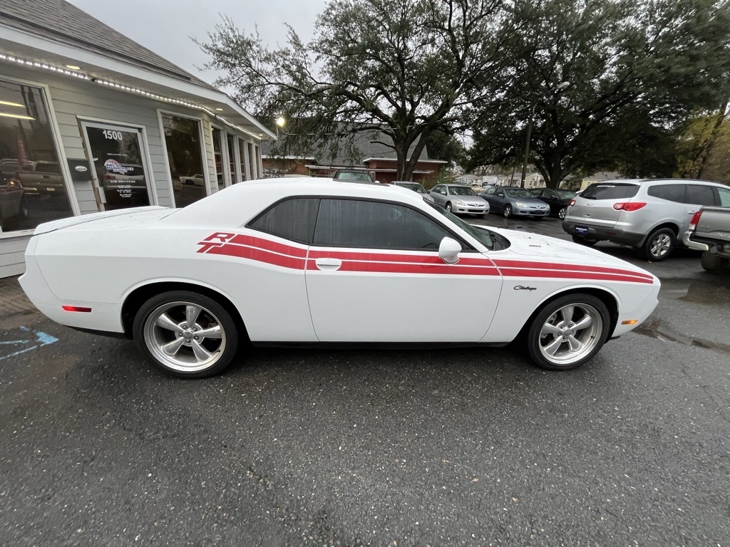 Dodge Challenger  2011